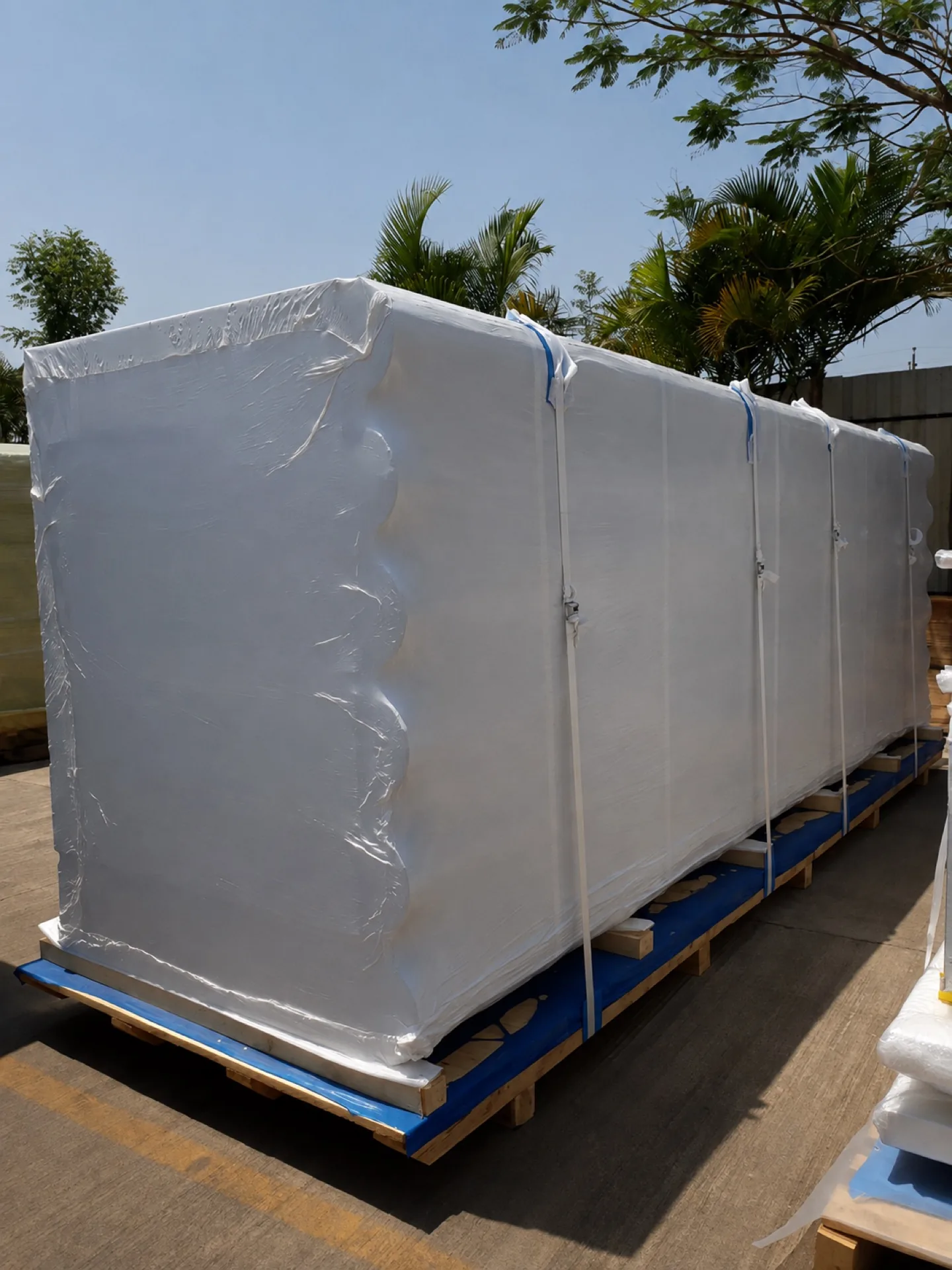 Stretch-wrapped cargo on pallets